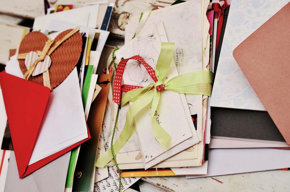 Cartes avec ruban et enveloppes